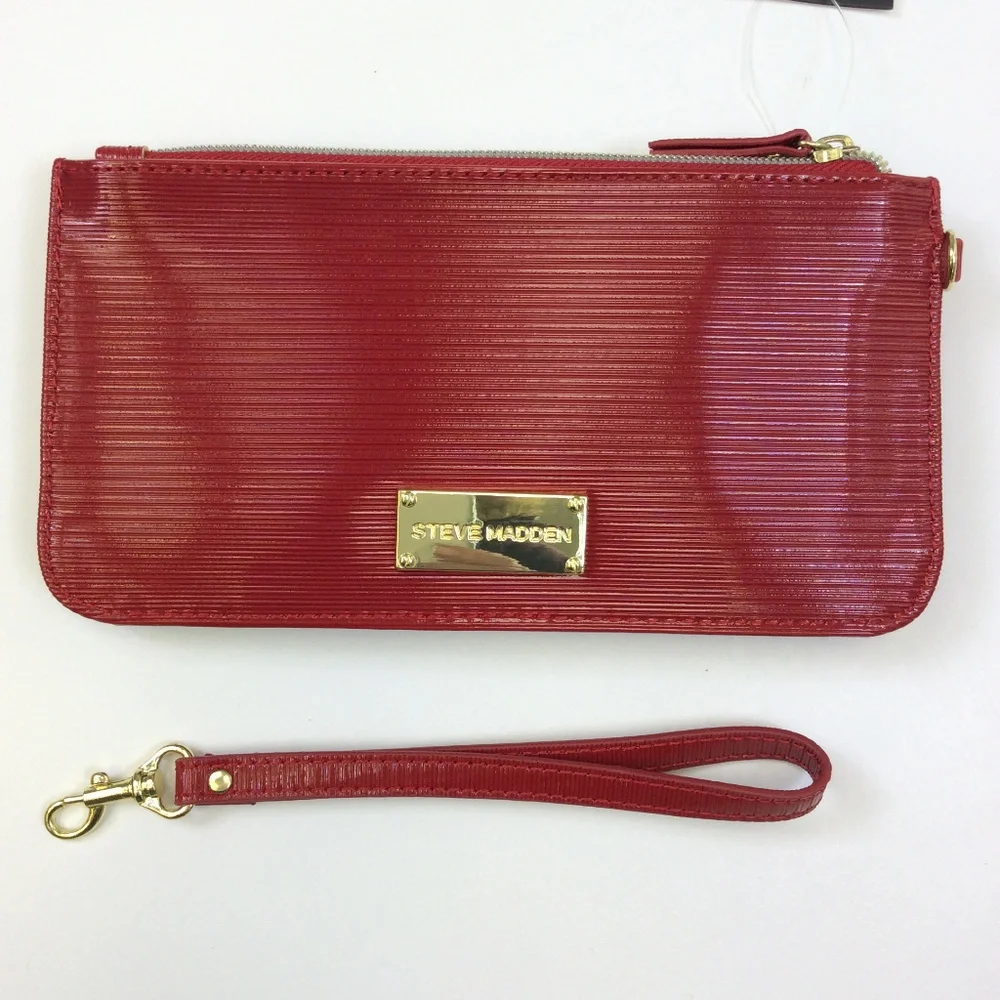 NWT Steve Madden Patent Wristlet